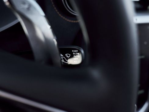 Used 2024 McLaren 750S Spider image 57