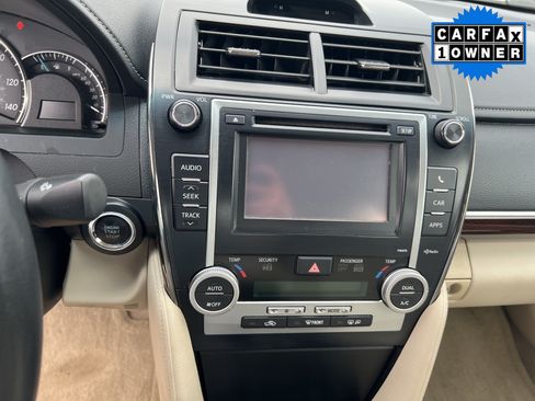 Used 2014 Toyota Camry XLE FWD image 9