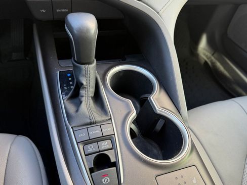 Certified 2022 Toyota Camry XLE image 17