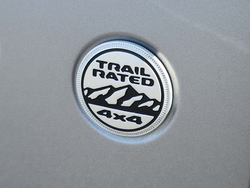 Used 2020 Jeep Gladiator Overland image 22