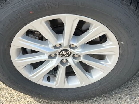 Certified 2025 Toyota Grand Highlander AWD image 10