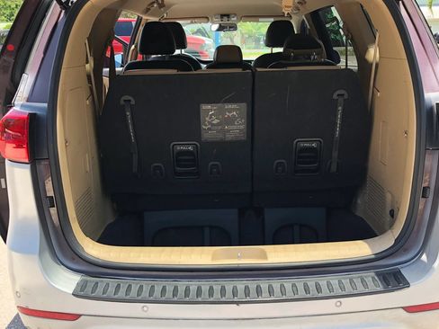 Used 2016 Kia Sedona LX w/ LX Essentials Premium Package FWD image 15