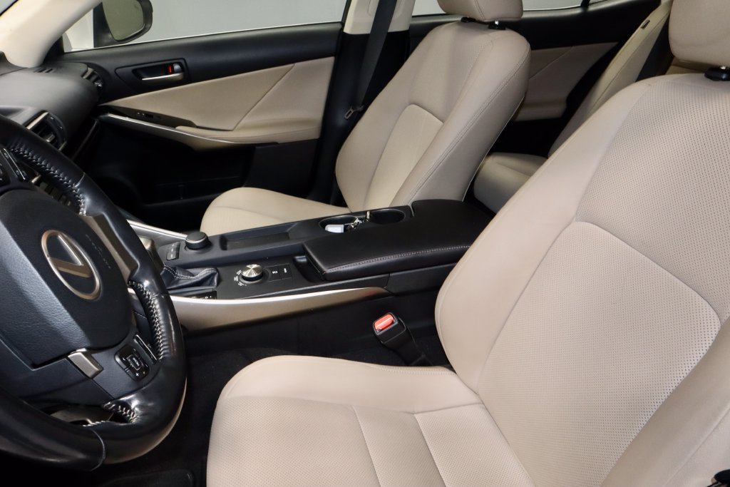 Used 2019 Lexus IS 300 w/ Premium Package RWD image 24