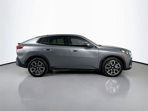 Used 2026 BMW X2 xDrive28i w/ Technology Package AWD/4WD image 4