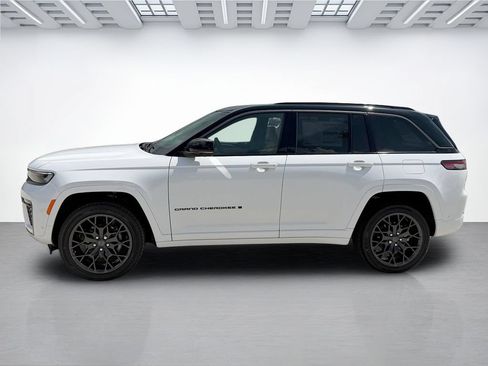 New 2026 Jeep Grand Cherokee Summit w/ Obsidian Package AWD/4WD image 3