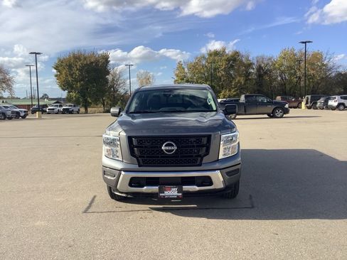 Used 2024 Nissan Titan SV image 2