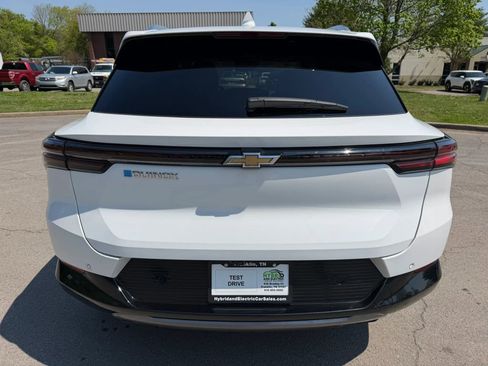 Used 2025 Chevrolet Equinox EV LT w/ Convenience Package image 5