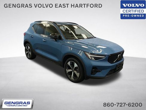 Certified 2024 Volvo XC40 B5 Core AWD/4WD image 1