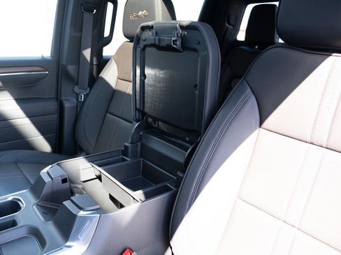 New 2026 Chevrolet Silverado 1500 High Country AWD/4WD image 8