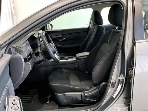 Used 2024 Nissan Sentra SV FWD image 15