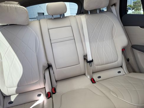 Used 2023 Mercedes-Benz EQS 580 4MATIC SUV image 18