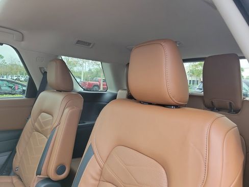 Used 2023 Nissan Pathfinder Platinum image 14