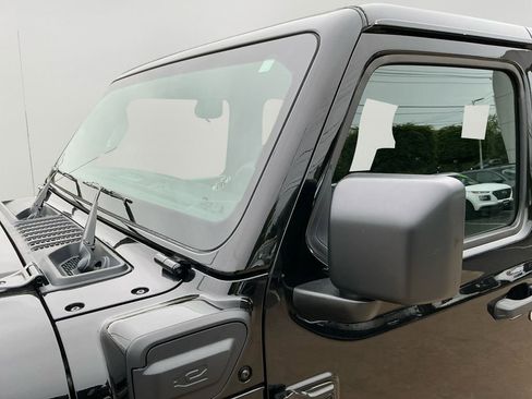 Used 2023 Jeep Wrangler Unlimited AWD/4WD image 11