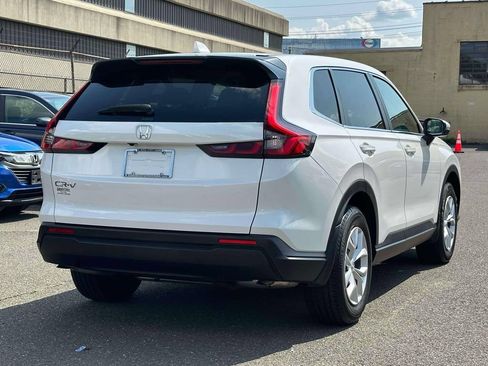 Certified 2025 Honda CR-V LX image 3