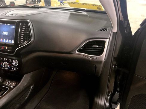 Used 2021 Jeep Cherokee Limited image 13