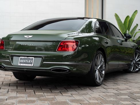 Certified 2024 Bentley Flying Spur W12 image 3