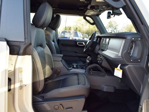 New 2026 Ford Bronco Outer Banks w/ Sasquatch Package image 23