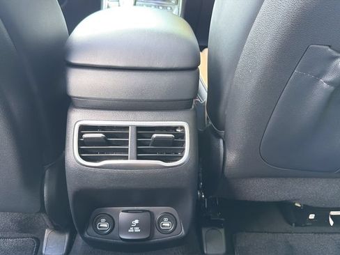 Used 2023 Hyundai Santa Fe Calligraphy AWD/4WD image 29