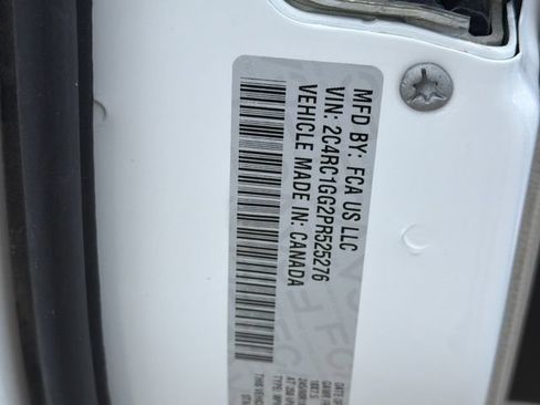 Used 2023 Chrysler Pacifica Limited FWD image 10