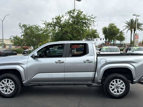 Certified 2025 Toyota Tacoma SR5 image 4