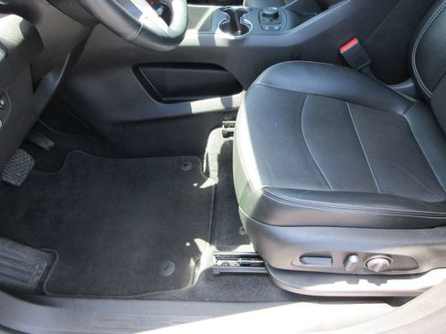 Certified 2024 GMC Terrain SLT AWD/4WD image 21