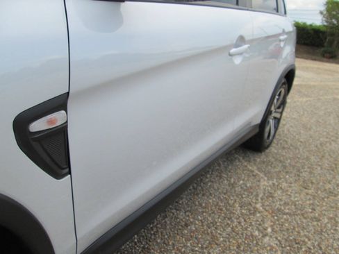 Used 2025 Mitsubishi Outlander Sport ES AWD/4WD image 19