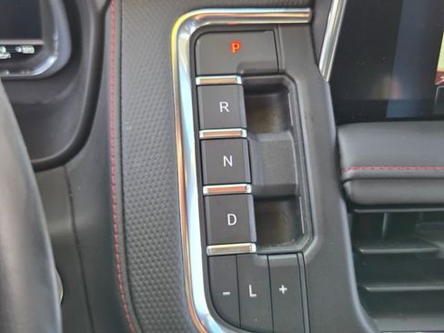 Used 2023 Chevrolet Suburban RST image 33