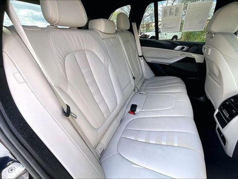 Used 2021 BMW X5 xDrive40i w/ M Sport Package AWD/4WD image 27