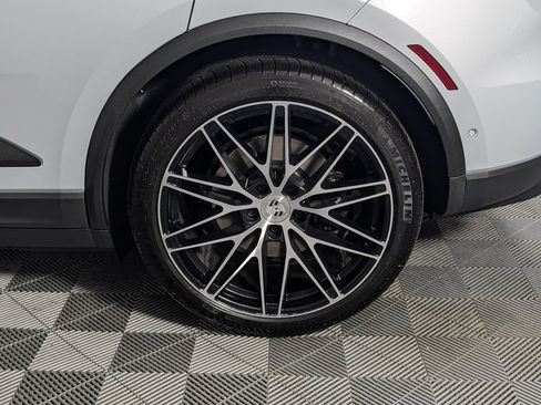 New 2026 Porsche Macan Electric RWD image 12