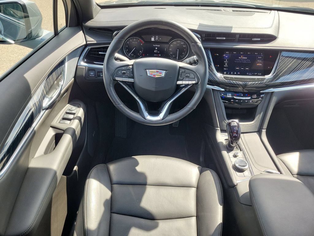 Used 2024 Cadillac XT6 Premium Luxury AWD/4WD image 12