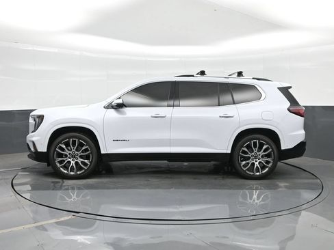 Used 2026 GMC Acadia Denali Ultimate w/ LPO, All-Weather Package AWD/4WD image 2