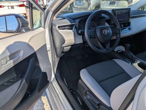 Used 2025 Toyota Corolla LE image 21