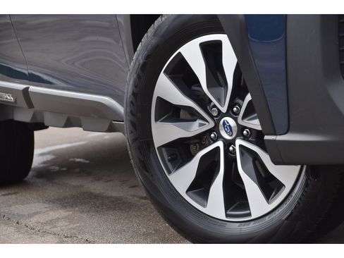 Used 2023 Subaru Outback Limited image 10