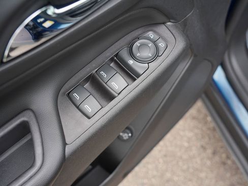 Used 2019 Chevrolet Equinox LT FWD image 16