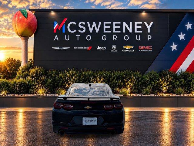 Used 2021 Chevrolet Camaro LT RWD image 4