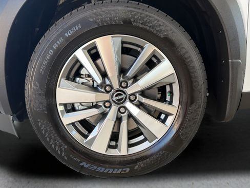 New 2026 Nissan Pathfinder SL AWD/4WD image 28