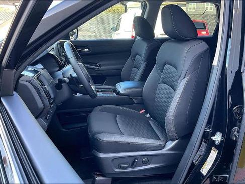 Certified 2022 Nissan Pathfinder SV image 8