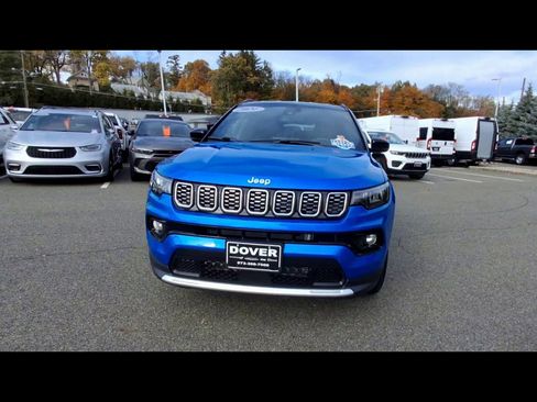 Used 2024 Jeep Compass Limited image 3