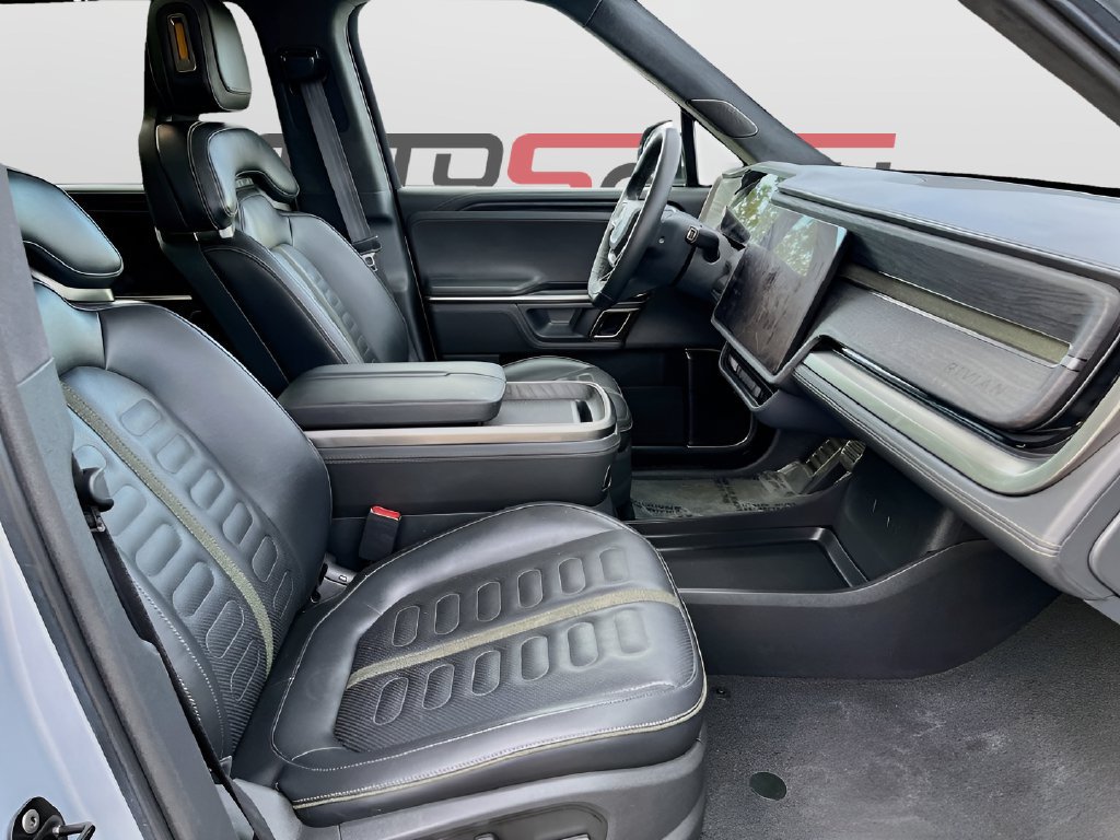 Used 2024 Rivian R1S Adventure Dual AWD/4WD image 28