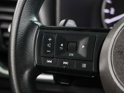 Used 2023 Nissan Rogue SV image 13