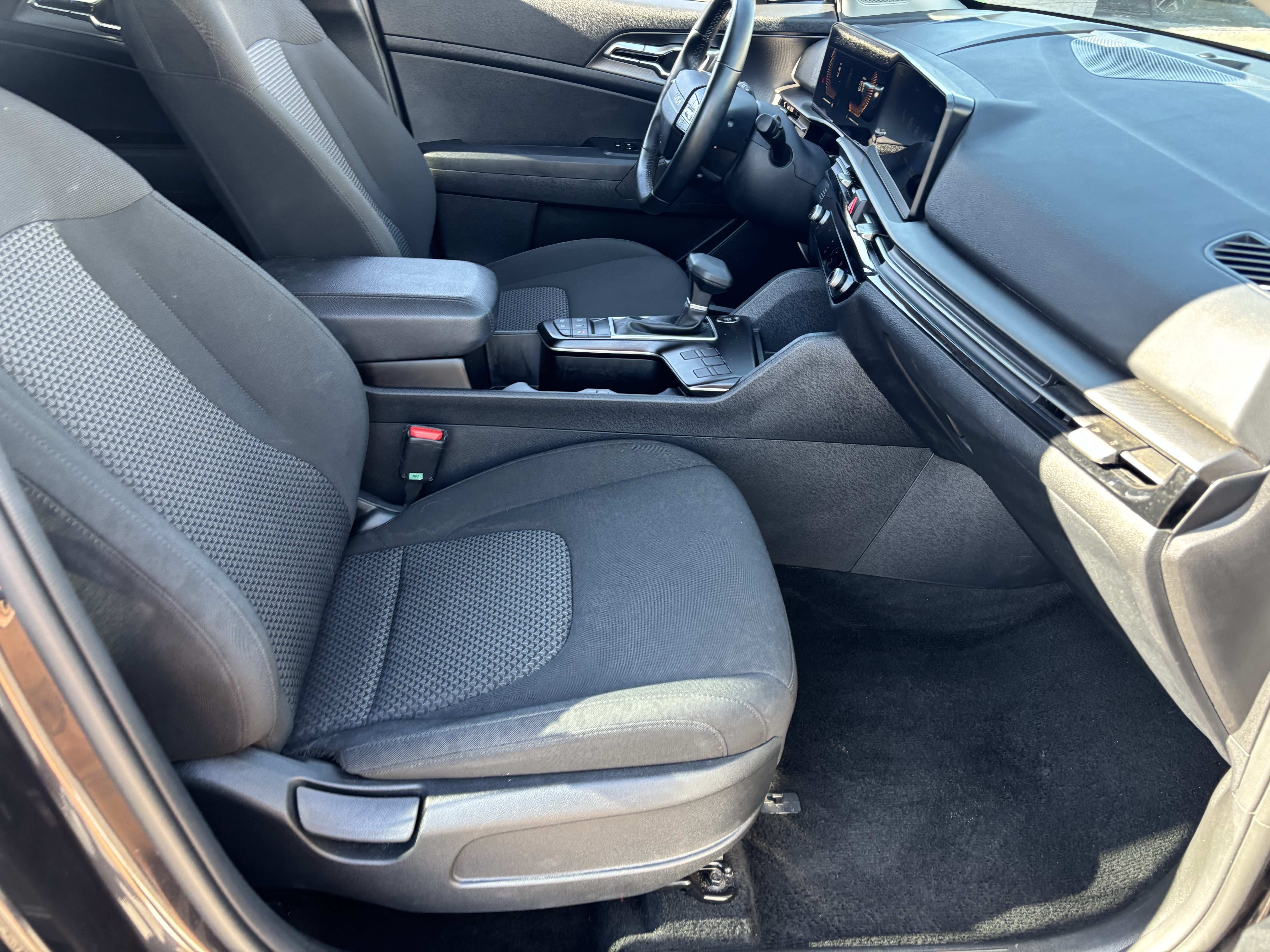 Certified 2026 Kia Sportage LX FWD image 9