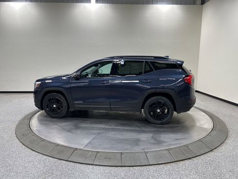 Used 2018 GMC Terrain SLE w/ Driver Convenience Package FWD image 10