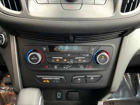 Used 2019 Ford Escape SE FWD image 15