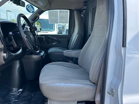 Used 2023 GMC Savana 2500 w/ Driver Convenience Package RWD image 6