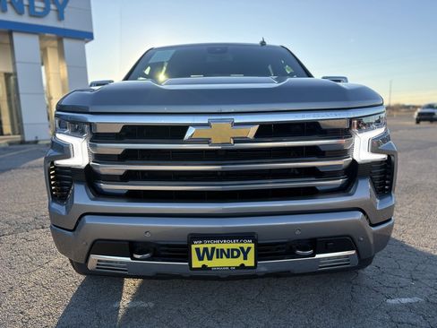Used 2024 Chevrolet Silverado 1500 High Country image 2
