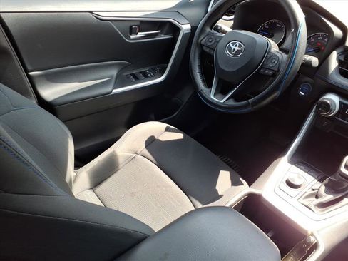 Used 2022 Toyota RAV4 SE AWD/4WD image 16