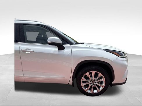 Used 2023 Toyota Highlander Limited AWD/4WD image 35