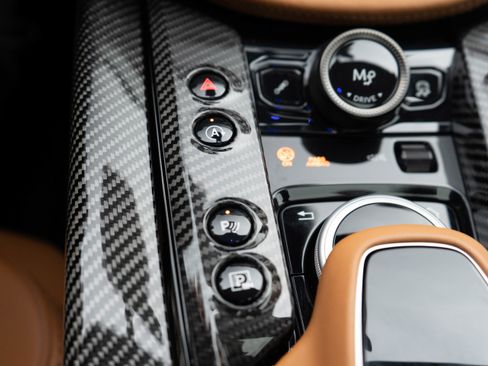 Used 2024 Aston Martin DBX 707 image 30