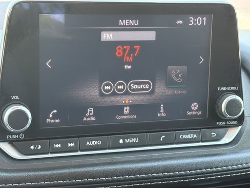 Used 2023 Nissan Rogue SV w/ SV Premium B Package FWD image 29