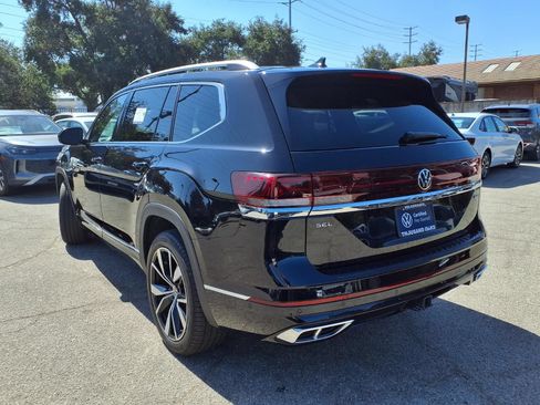 Certified 2026 Volkswagen Atlas SEL Premium R-Line AWD/4WD image 8